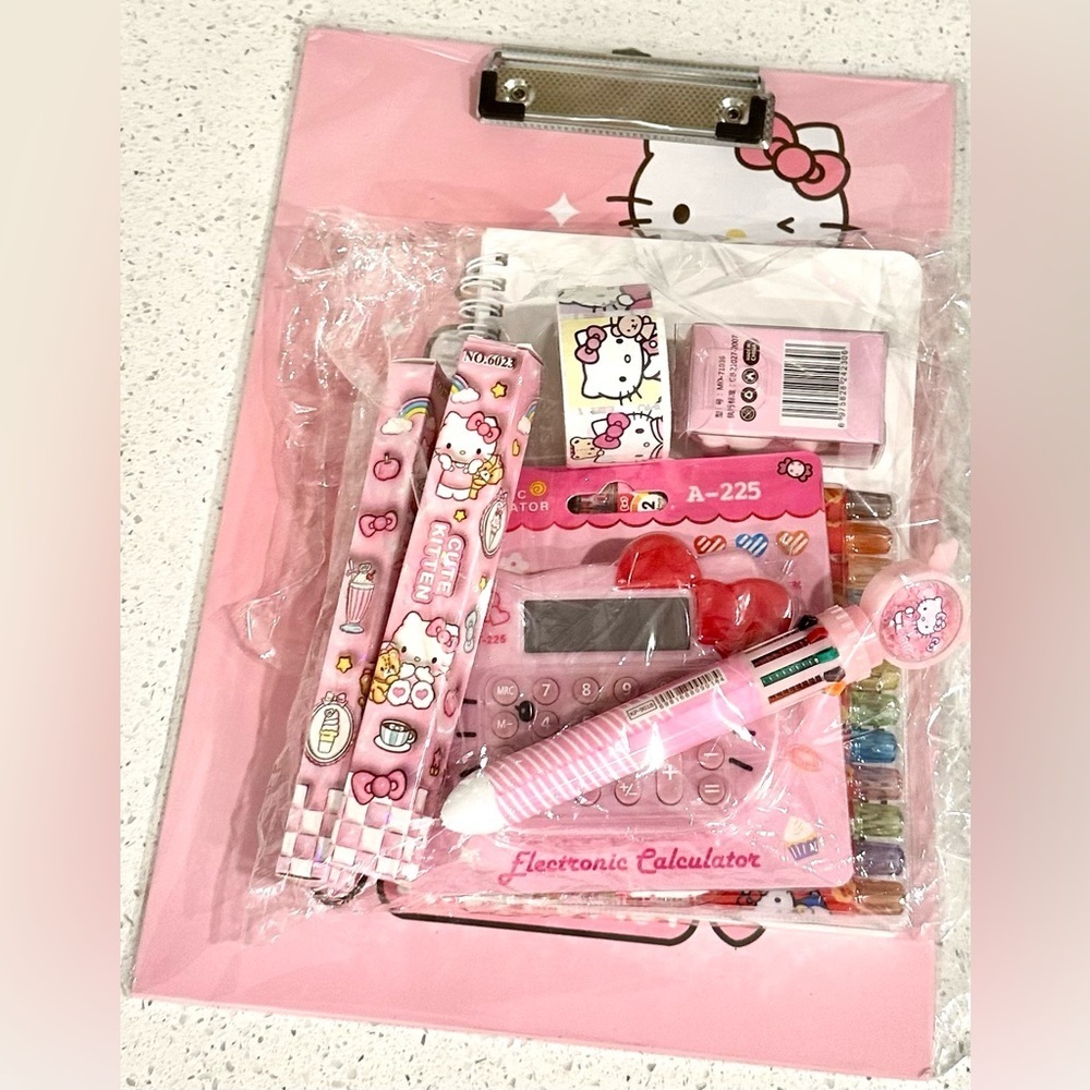 Hello Kitty Clipboard Bundle deal with free small Hello Kitty - Picture 2 of 4